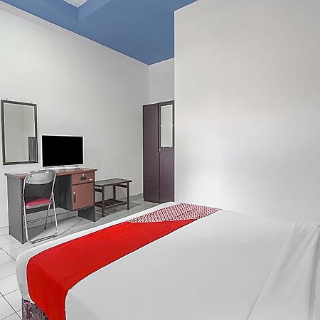 Oyo Life 90589 Palem Garden Hotel Tulungagung Ngoại thất bức ảnh