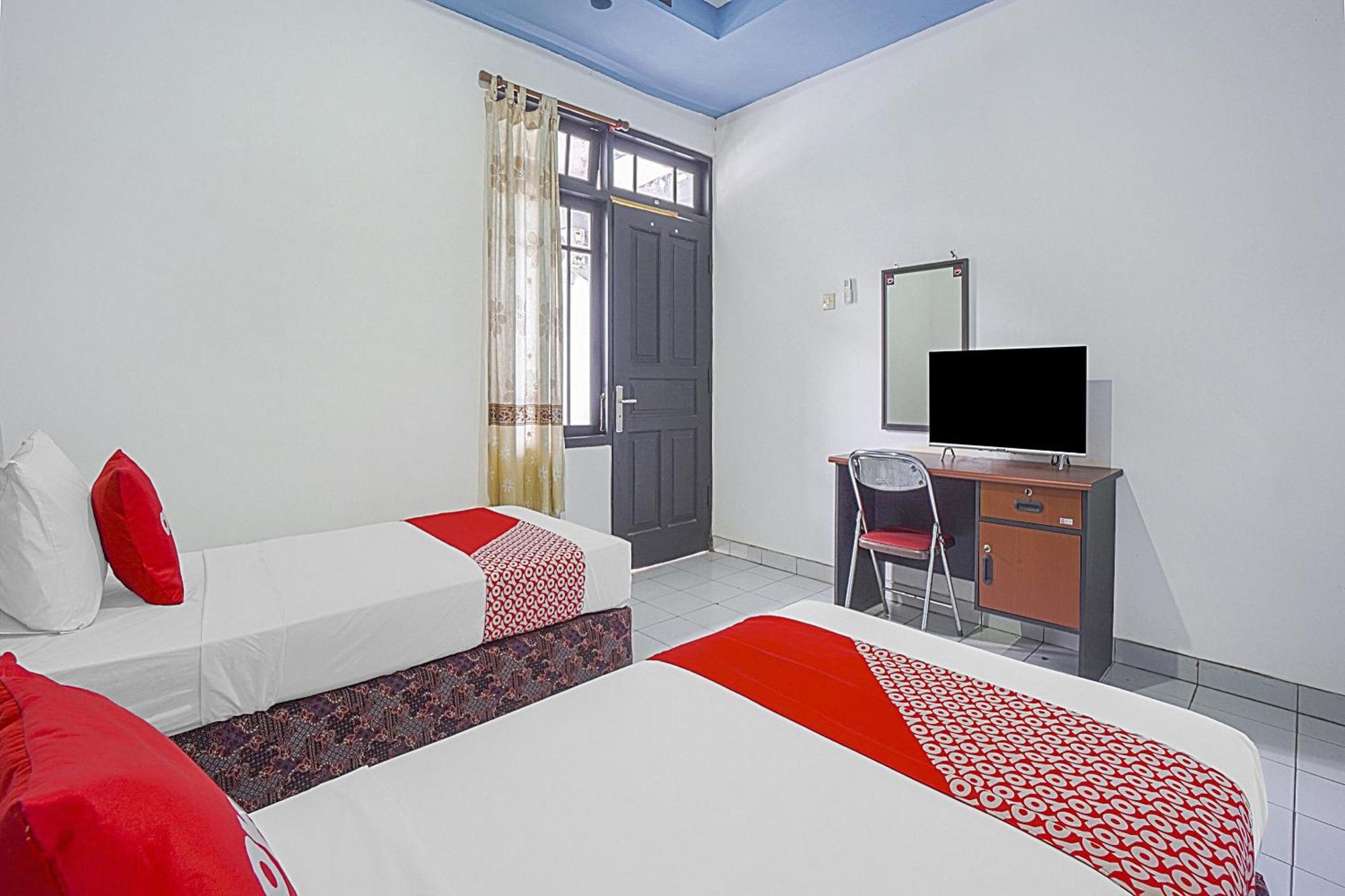 Oyo Life 90589 Palem Garden Hotel Tulungagung Ngoại thất bức ảnh
