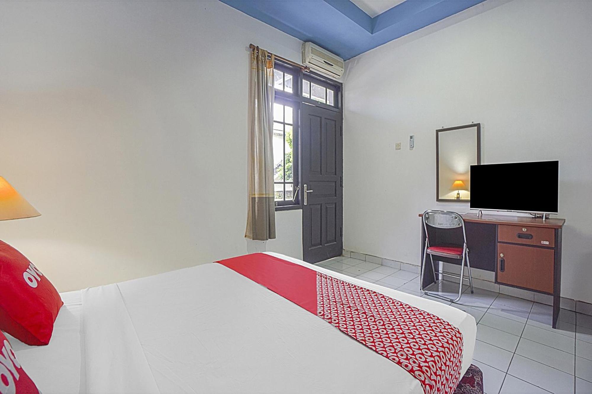 Oyo Life 90589 Palem Garden Hotel Tulungagung Ngoại thất bức ảnh