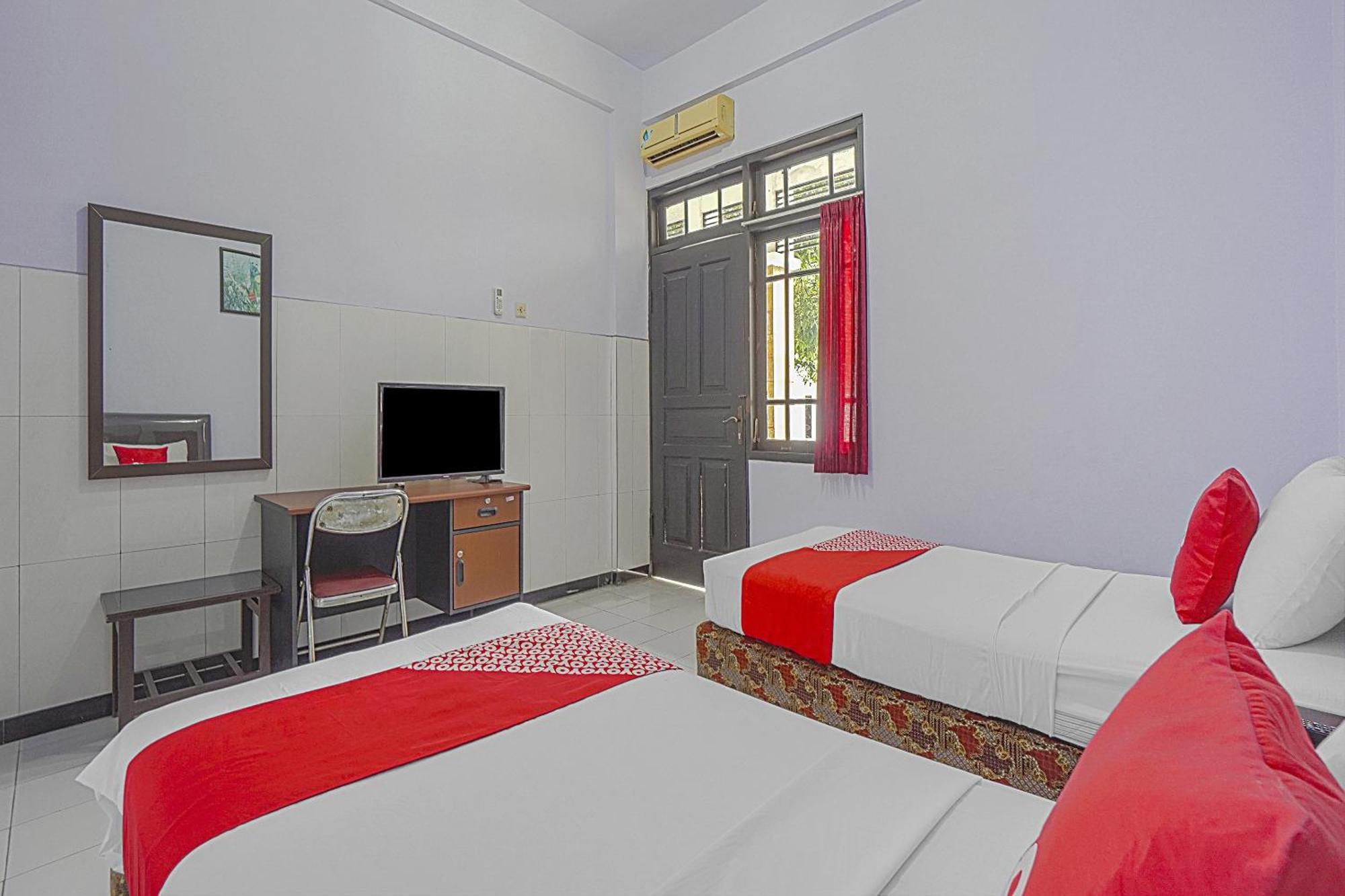 Oyo Life 90589 Palem Garden Hotel Tulungagung Ngoại thất bức ảnh