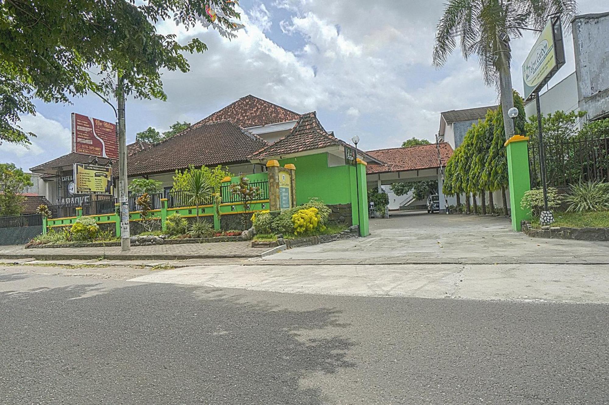 Oyo Life 90589 Palem Garden Hotel Tulungagung Ngoại thất bức ảnh