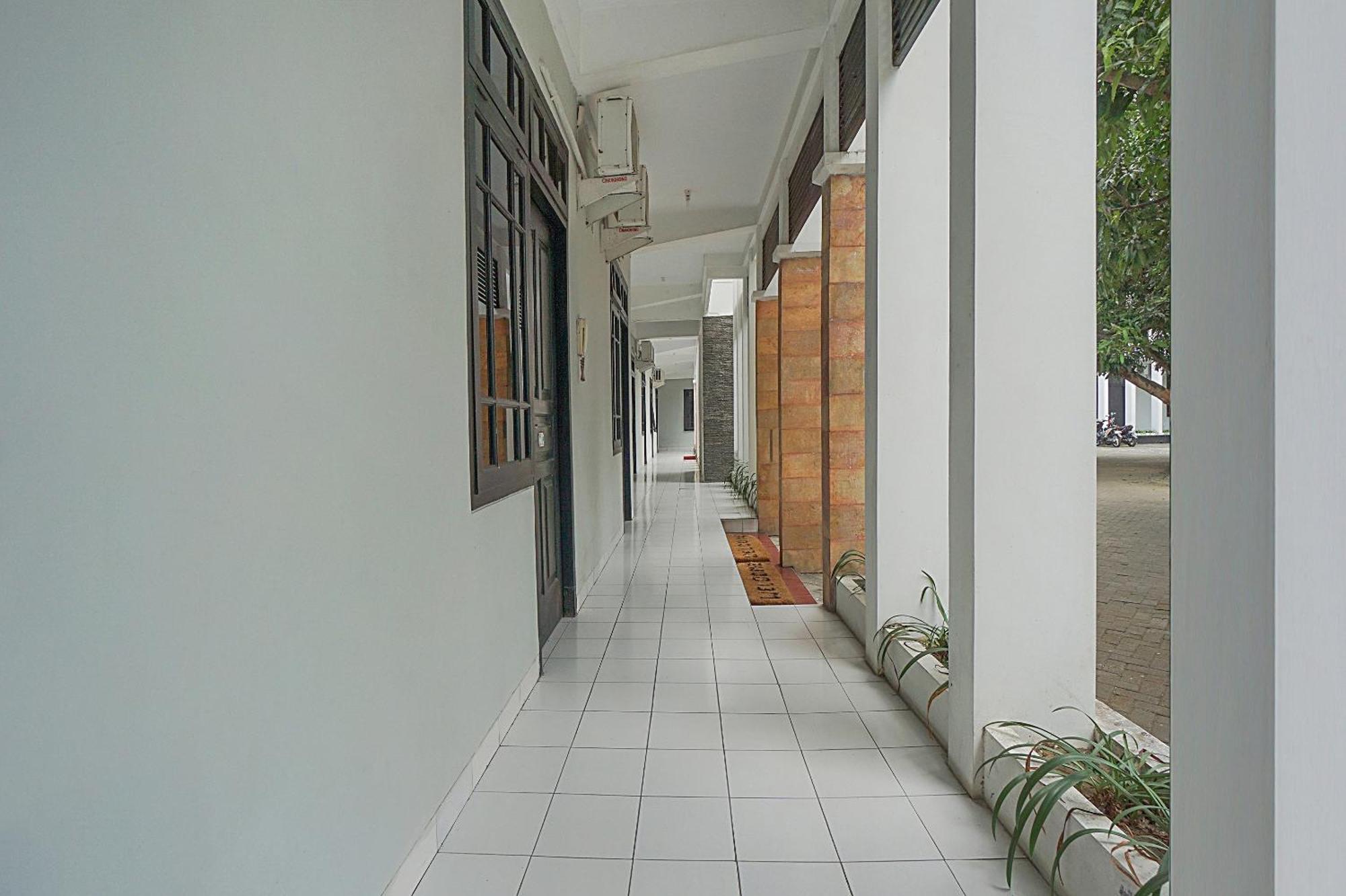 Oyo Life 90589 Palem Garden Hotel Tulungagung Ngoại thất bức ảnh