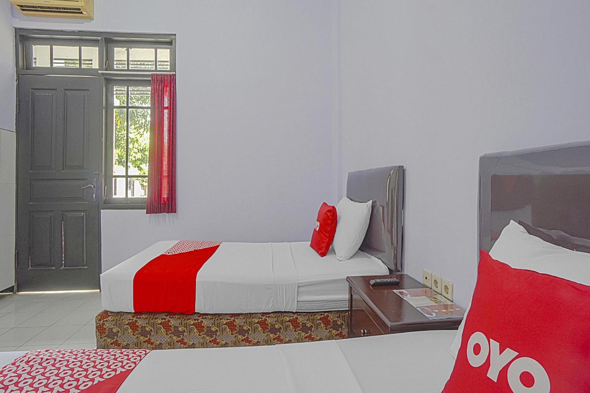 Oyo Life 90589 Palem Garden Hotel Tulungagung Ngoại thất bức ảnh